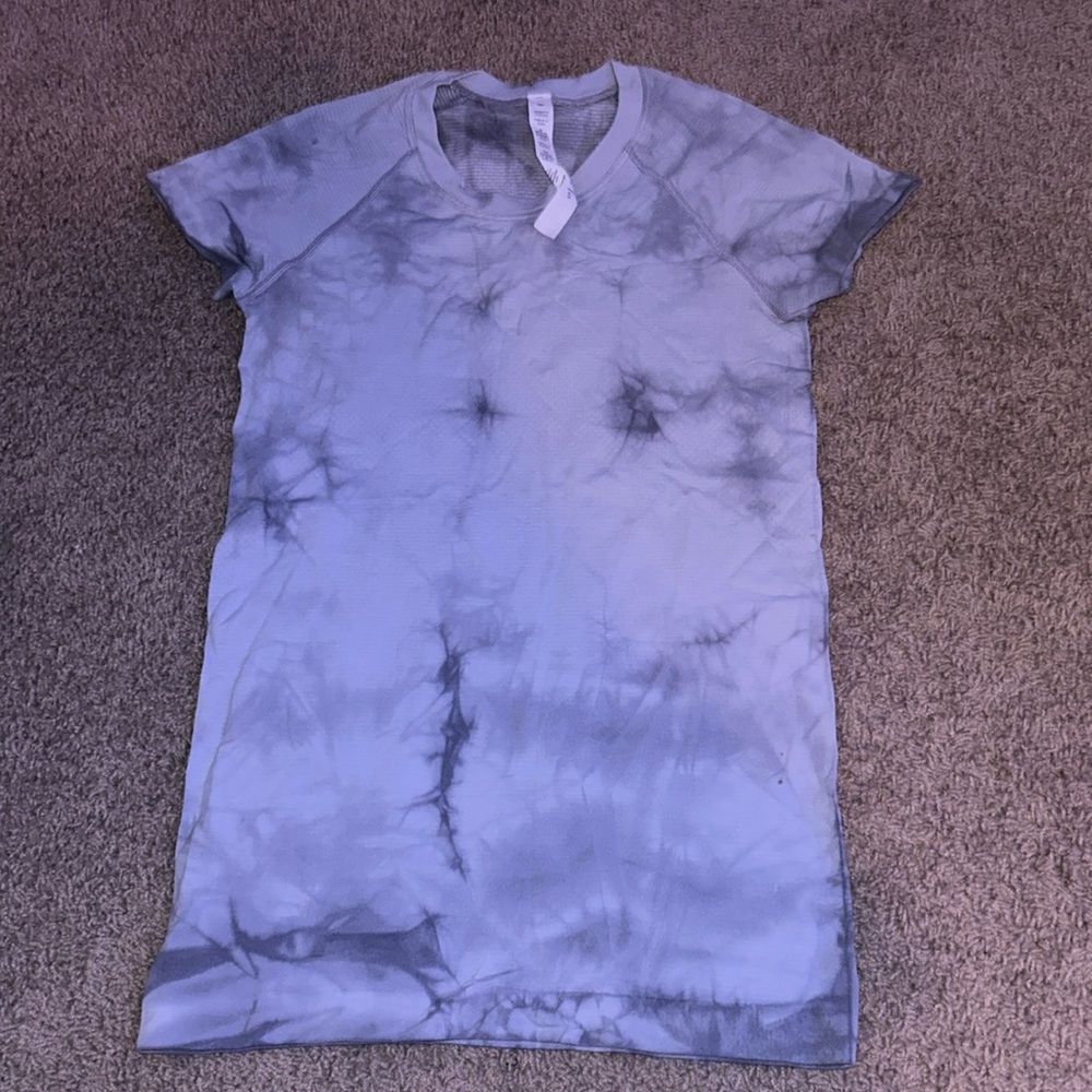 lululemon swiftly tech short sleeve size 4 marble grey and white